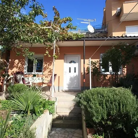 In 39153 Apartment
