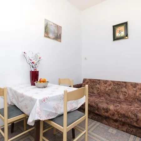 Apartment In 39153 Crikvenica