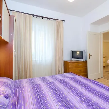 Apartment In 39153 Crikvenica